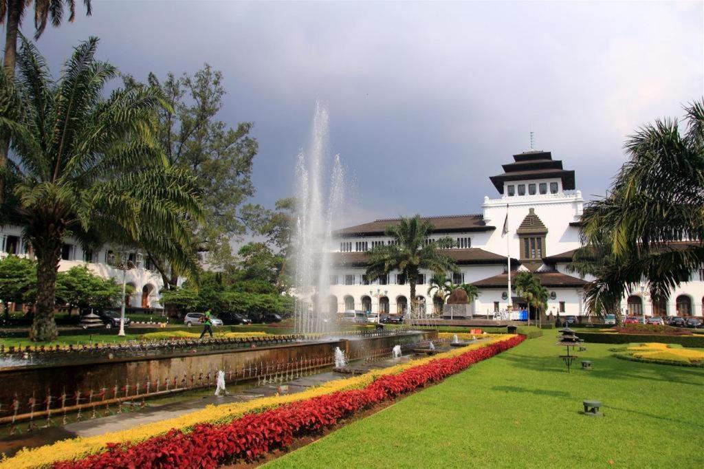 Raffleshom Hotel Bandung Luaran gambar